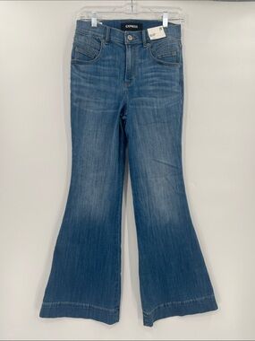 Size 2  Express Bell Flair Jeans   NWT